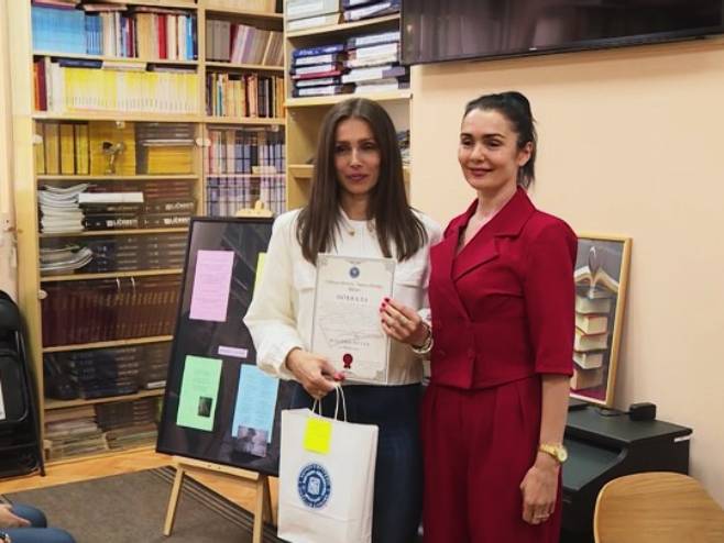 Narodna biblioteka u Prijedoru povodom krsne slave poklanja besplatne članarine