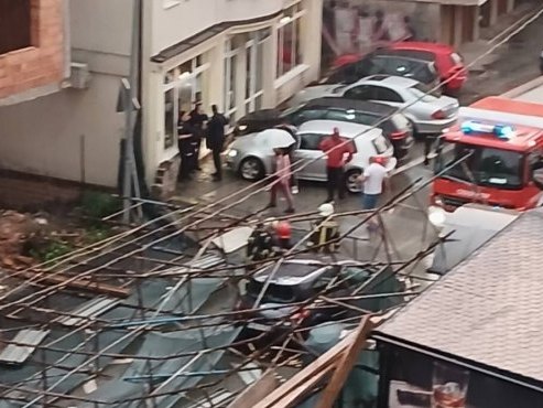 Doboj: Nema povrijeđenih u padu skele