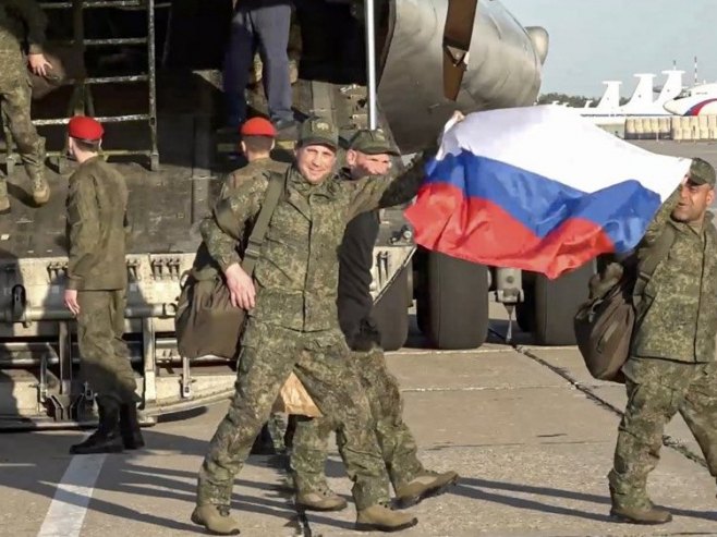 Oslobođeni ruski zarobljenici (Foto: EPA-EFE/RUSSIAN DEFENCE MINISTRY) Oslobođeni ruski zarobljenici (Foto: EPA-EFE/RUSSIAN DEFENCE MINISTRY) -