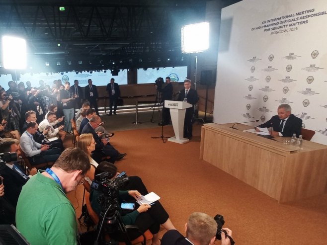 RTRS na konferenciji za novinare Sergeja Šojgua RTRS na konferenciji za novinare Sergeja Šojgua - Foto: RTRS