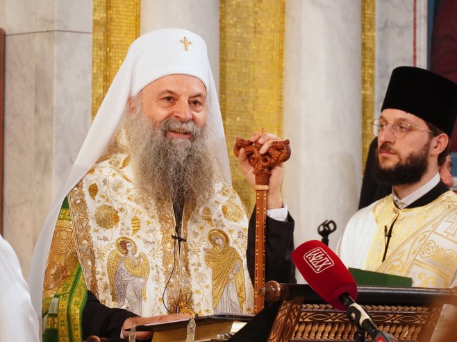 Patrijarh Porfirije sa polaznicima diplomatske akademije