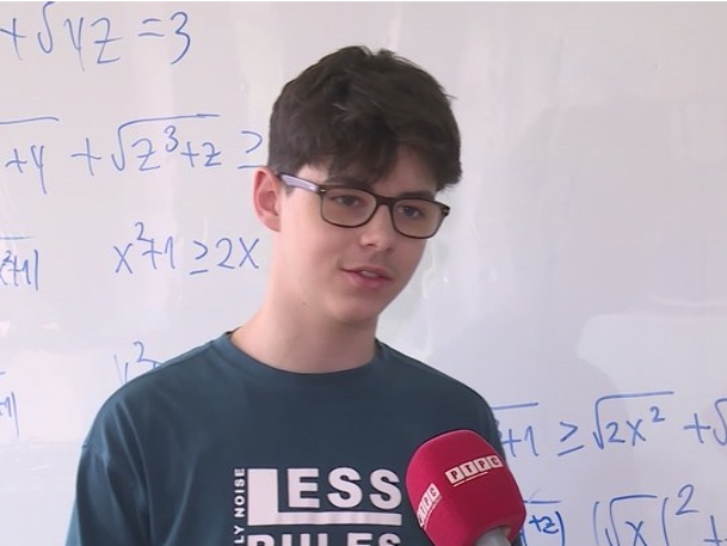Stefan Grujičić iz Foče dupli prvak Srpske - okitio se zlatom iz matematike i fizike (VIDEO)