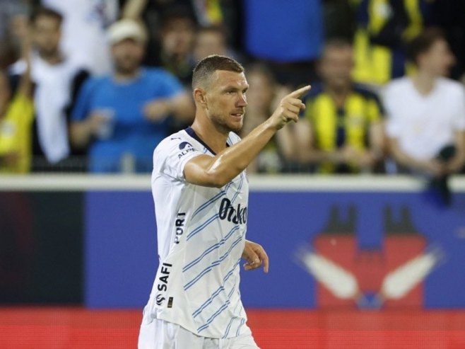 DŽeko napušta Fenerbahče