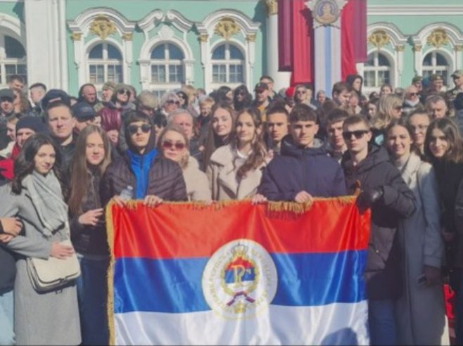 Sedmoro učenika dobojske Medicinske škole vratilo se iz Rusije prepuni pozitivnih utisaka (VIDEO)