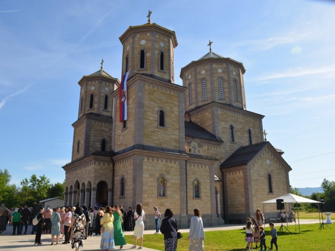 Veliko molitveno sabranje u manastiru Miloševac (FOTO)