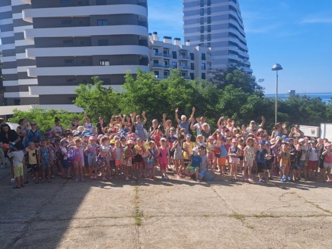 Djeca iz prve od 13 smjena stigla na ljetovanje u Bečiće