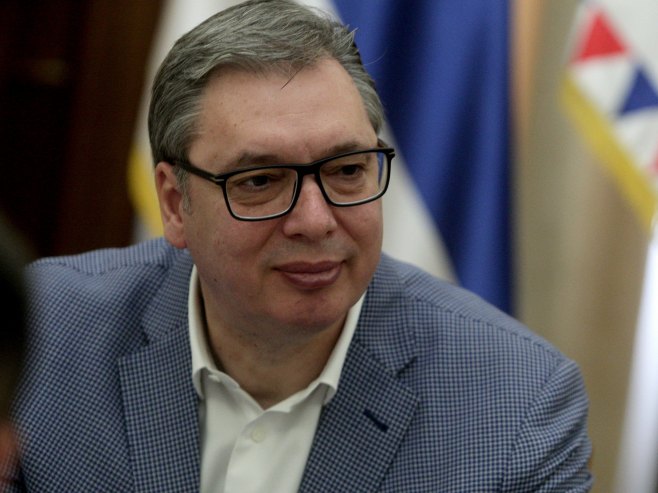 Vučić: Pomoć porodicama koje su ostale bez kuća u požarima