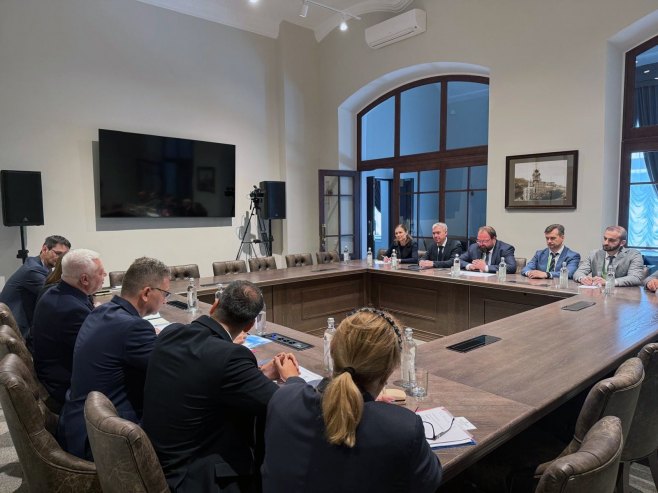 Boris Bratina razgovarao sa Maksutom Šadajevom Boris Bratina razgovarao sa Maksutom Šadajevom - Foto: SRNA