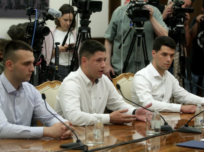 Studenti koji žele da uče odložili štrajk glađu do Vidovdana