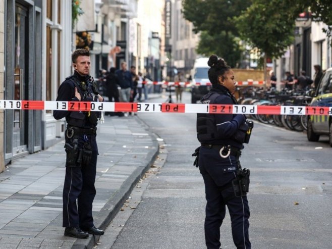 Policija (foto: EPA-EFE/CHRISTOPHER NEUNDORF) Policija (foto: EPA-EFE/CHRISTOPHER NEUNDORF) -