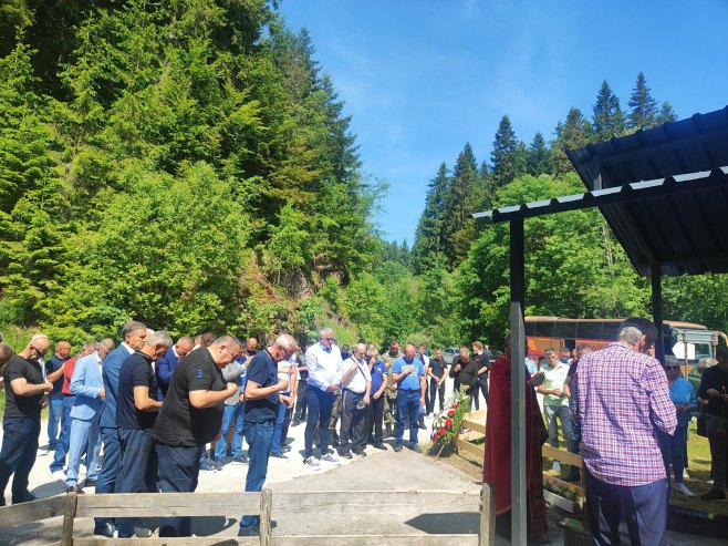 Parastos za 45 ubijenih srpskih boraca na Žepi