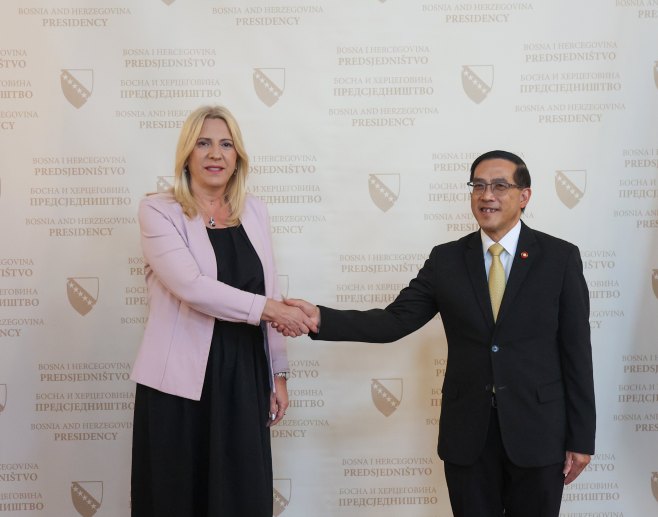 Cvijanovićeva sa ambasadorom Tajlanda Cvijanovićeva sa ambasadorom Tajlanda -