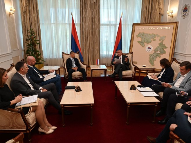 Višković sa direktorom izraelske kompanije: Proizvodni pogoni se sele iz Turske u Srpsku (FOTO) Višković sa direktorom izraelske kompanije: Proizvodni pogoni se sele iz Turske u Srpsku (FOTO)