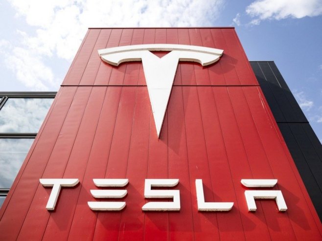 Tesla izgubila 152 milijarde dolara tržišne vrijednosti zbog sukoba Maska i Trampa