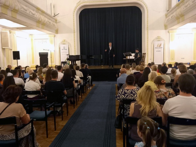 Kalabuhov: Raduje rast interesovanja za učenje ruskog jezika u Srpskoj