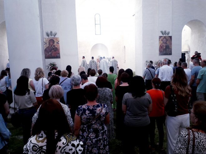 Saborni hram u Mostaru okupio brojne vjernike: "Čuvajte svoju đedovinu" (FOTO)