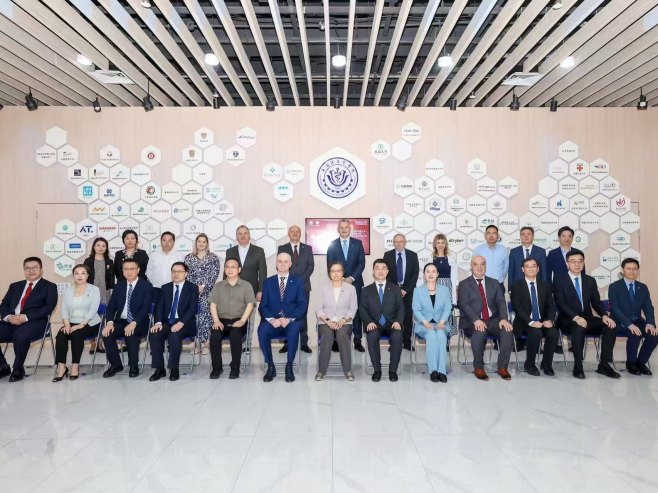 Delegacija Univerziteta u Banjaluci na Konferenciji o inteligentnoj digitalnoj medicini u Šangaju (FOTO)