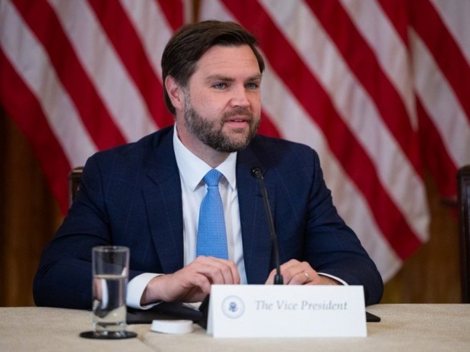 Vens kritikovao Bajdenovu administraciju: To što su uradili je ludost