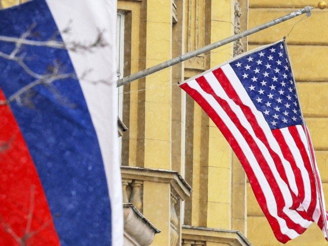 Ruska i američka zastava (Foto: EPA/MAXIM SHIPENKOV) Ruska i američka zastava (Foto: EPA/MAXIM SHIPENKOV) -