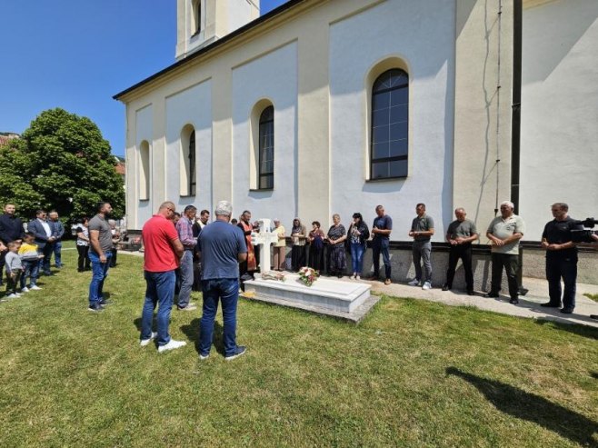 Trnovo: Služen pomen za nastradalog sveštenika Nedeljka Popovića (FOTO)