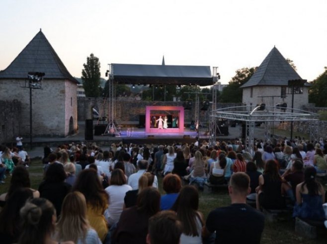 "Gordost i predrasude" na Kastelu za kraj Teatar festa (FOTO)