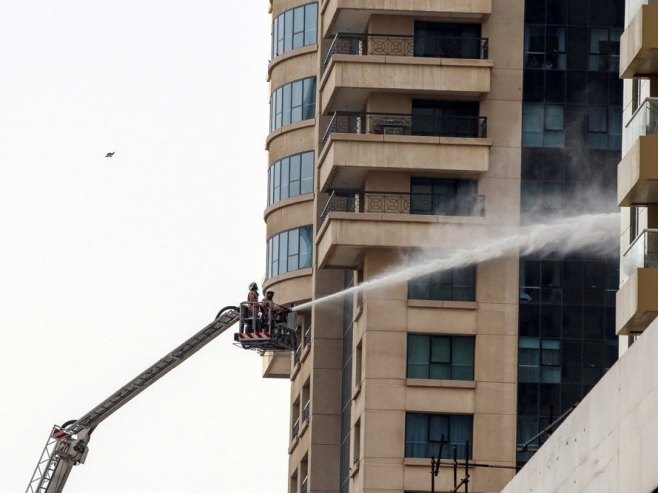 Veliki požar u višespratnici u Dubaiju, evakuisano skoro 4.000 ljudi (VIDEO)