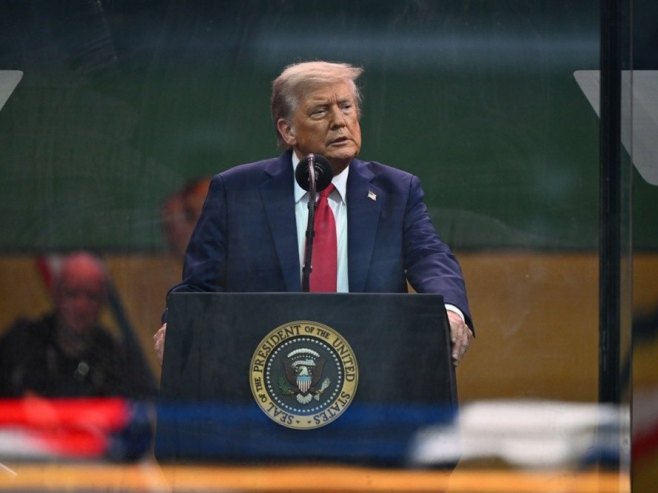 Tramp na vojnoj paradi: Svaka zemlja slavi svoje pobjede, vrijeme da to učini i Amerika