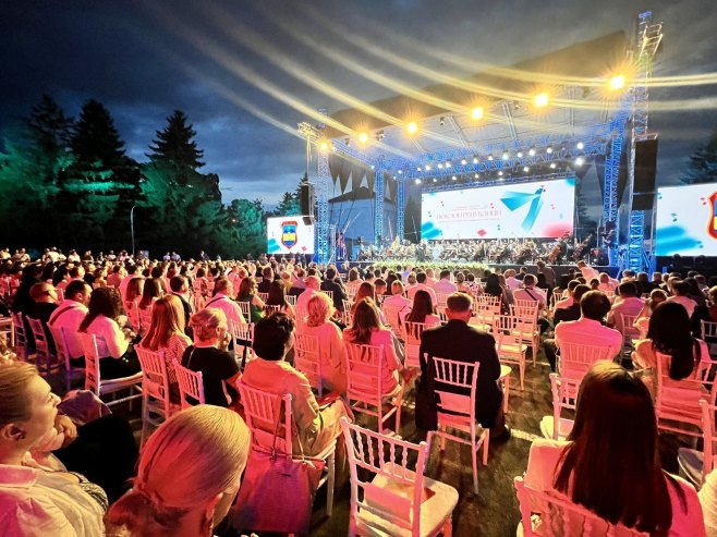 Koncert "Poklon Republici" 15. juna - svjedočanstvo razvoja kulturne misije (FOTO)