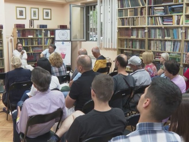 Prijedor: Pedstavljen roman "Limeni lijes za Zaimović Zejnu", Muharema Bazdulja (VIDEO)