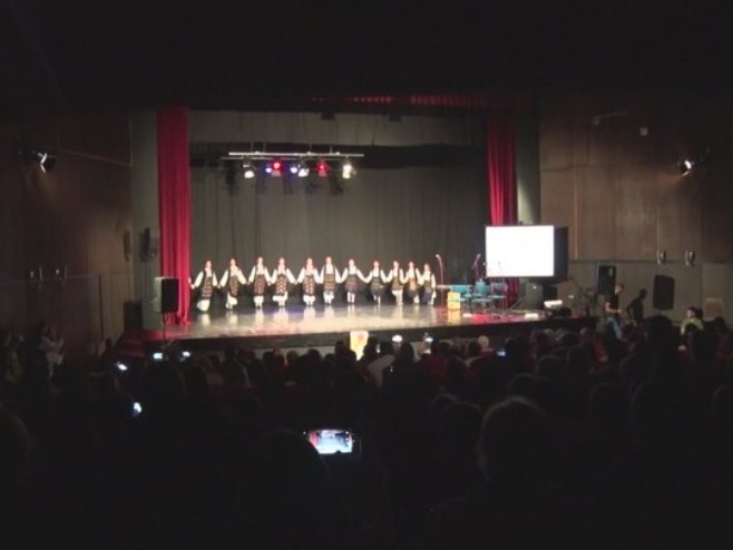 Laktaši: Humanitarni koncert "U susret Vidovdanu"
