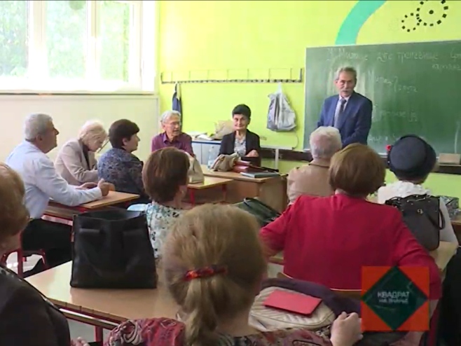 Oživljene uspomene nekadašnjih učenika Učiteljske škole "Ivo Lola Ribar" u Foči (VIDEO)