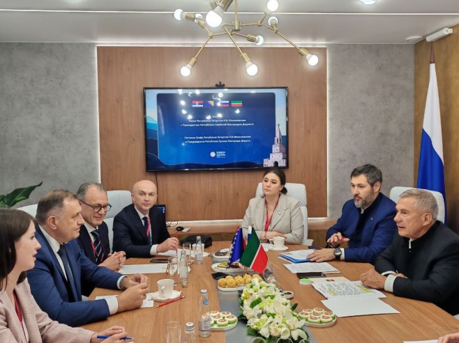 Predsjednik Srpske sa šefom Tatarstana (FOTO)