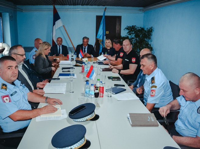 Ministar MUP-a Srpske sa rukovodiocima operativnih uprava u Bratuncu (FOTO)