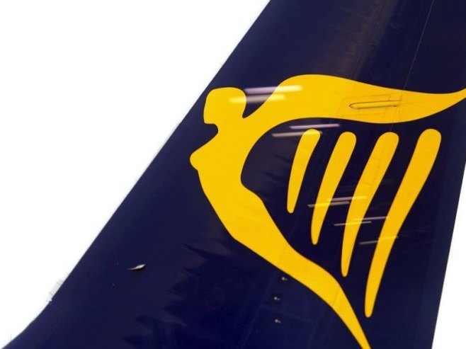 Avionu oštećeno krilo, vozio po grčkom aerodromu i udario u ogradu
