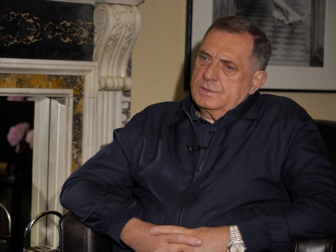 Dodik za RTRS iz Sankt Peterburga: U Rusiji nas doživljavaju kao braću i to je čast za Srpsku (VIDEO)