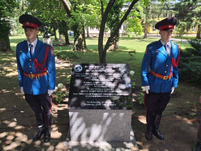 Otkrivena spomen - ploča pripadnicima Centra vojnih škola VRS "Rajko Balać" (FOTO)