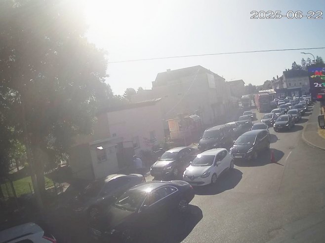 Kolone na granici prema Hrvatskoj