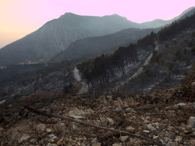 Situacija na požarištu u Omišu mirna, izgorjelo 290 hektara