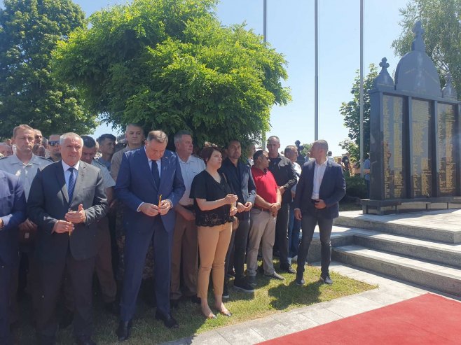UŽIVO: Duga Njiva, obilježavanje proboja koridora (FOTO)