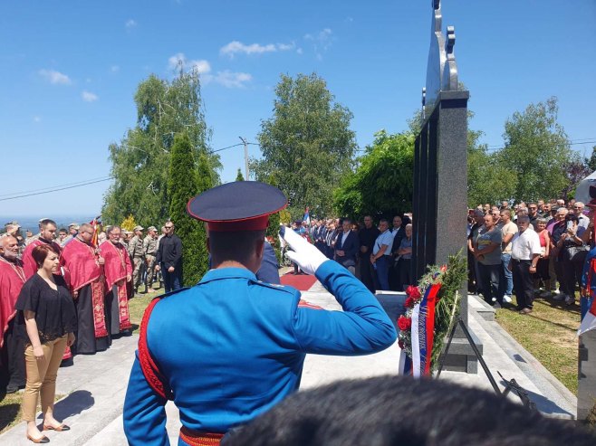 Duga Njiva, obilježavanje proboja koridora Duga Njiva, obilježavanje proboja koridora - Foto: RTRS