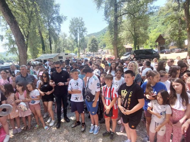 Djeca sa Kosova i Metohije poručila da će se vratiti u voljenu Republiku Srpsku (FOTO/VIDEO)