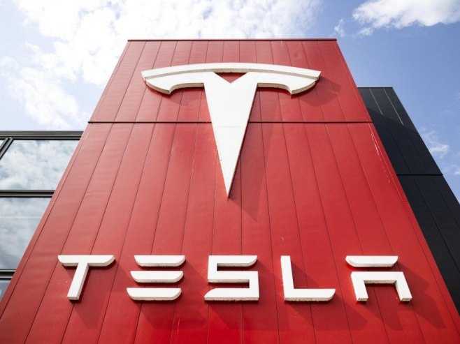 Tesla (foto: EPA-EFE/RAMON VAN FLYMEN) - 