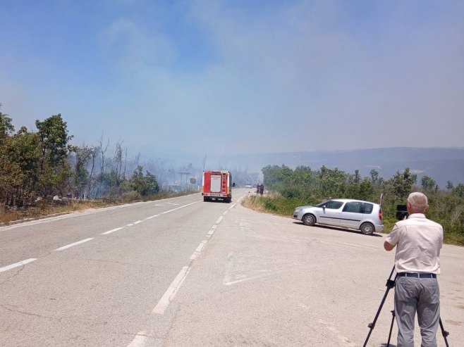 Bileća: Izbila dva požara, sumnja se da su podmetnuti (FOTO)