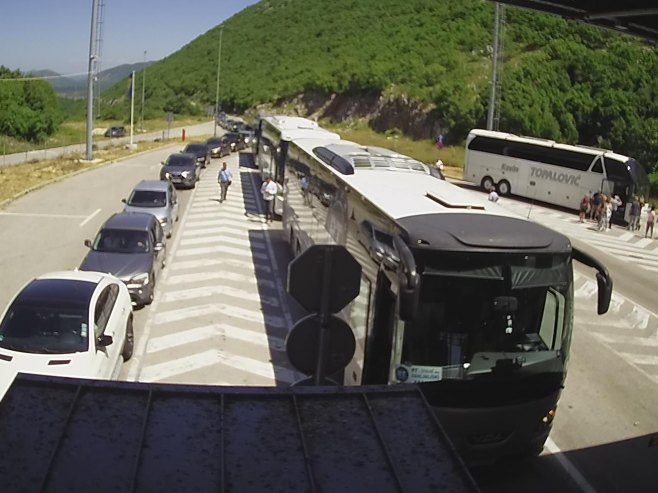 Pojačan saobraćaj na nekoliko prelaza na izlazu iz BiH