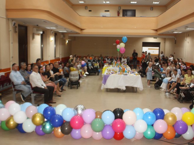 Prijem i novčana pomoć za majke iz Modriče sa troje i više djece