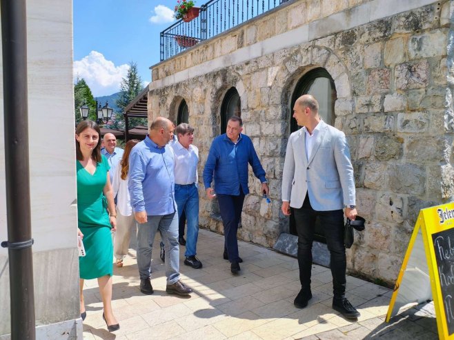 Milorad Dodik i Rod Blagojević Milorad Dodik i Rod Blagojević - Foto: Ustupljena fotografija
