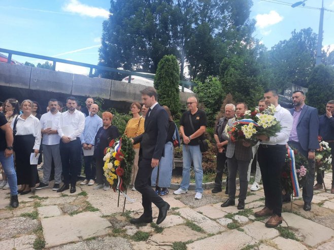 Pomen i polaganje cvijeća u kapeli u Sarajevu, Gavrilo Princip Pomen i polaganje cvijeća u kapeli u Sarajevu, Gavrilo Princip - Foto: RTRS