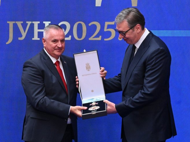 Višković: Odlikovanje matice posebna privilegija, ali i obaveza (VIDEO)