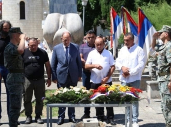 Okupljanje pripadnika prve klase VRS Okupljanje pripadnika prve klase VRS - Foto: RTRS