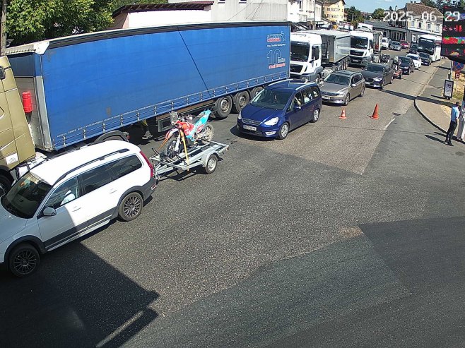 Višečasovna čekanju prema Hrvatskoj na sjeveru